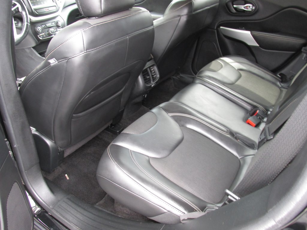 2018 Jeep Cherokee Image 9