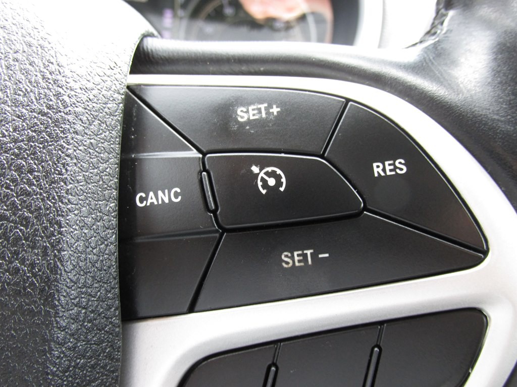 2018 Jeep Cherokee Image 13