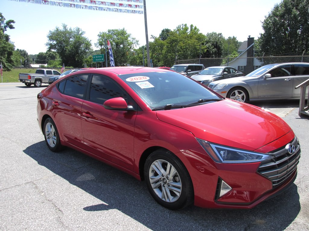 2020 Hyundai Elantra Image 3