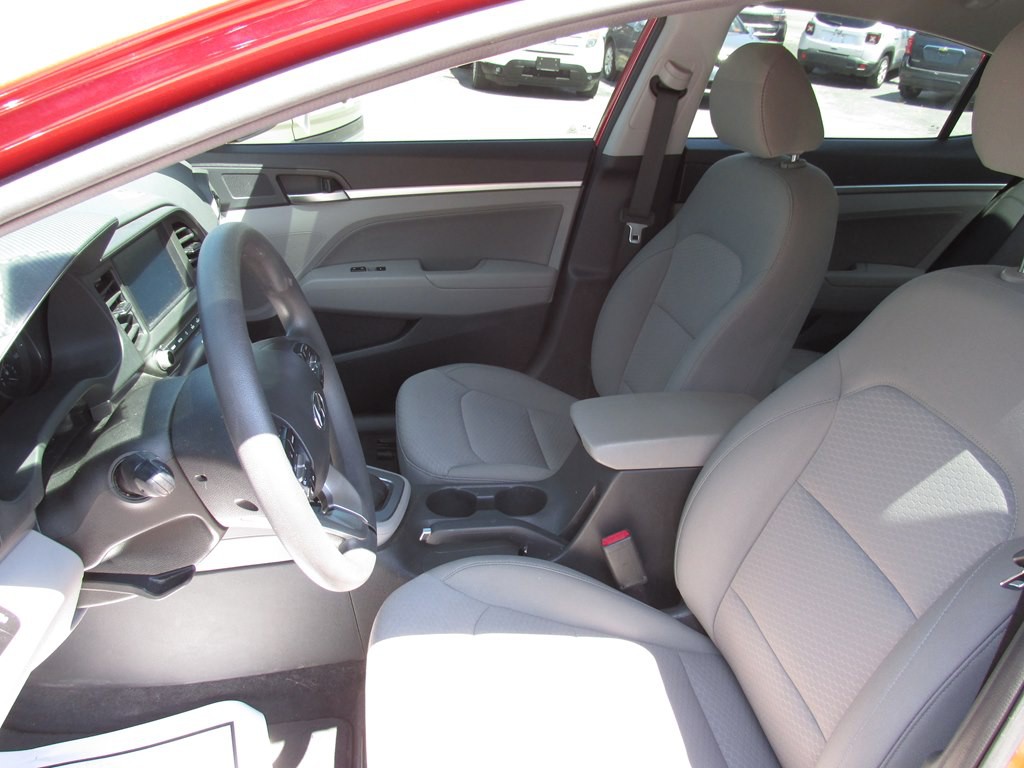 2020 Hyundai Elantra Image 8