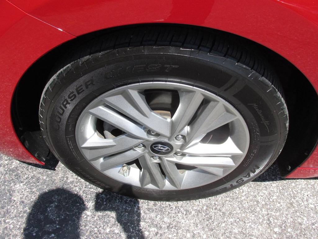2020 Hyundai Elantra Image 17