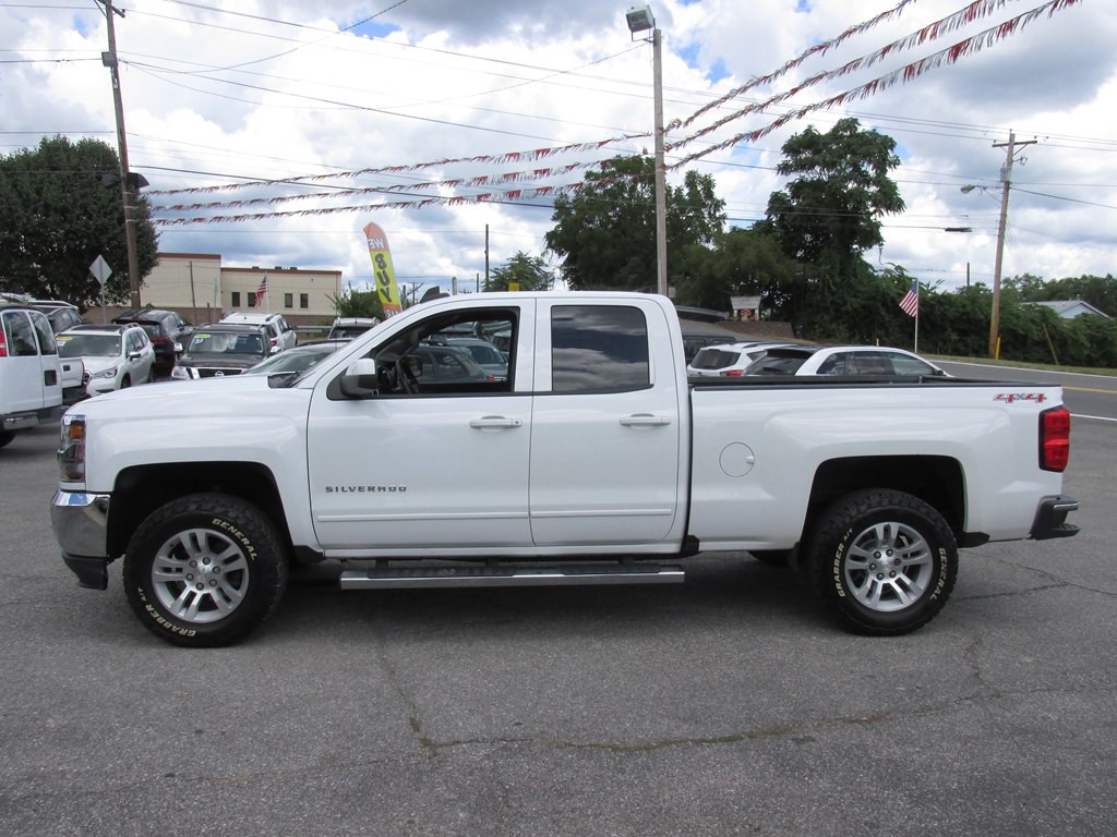 2017 Chevrolet Silverado 1500 Image 2