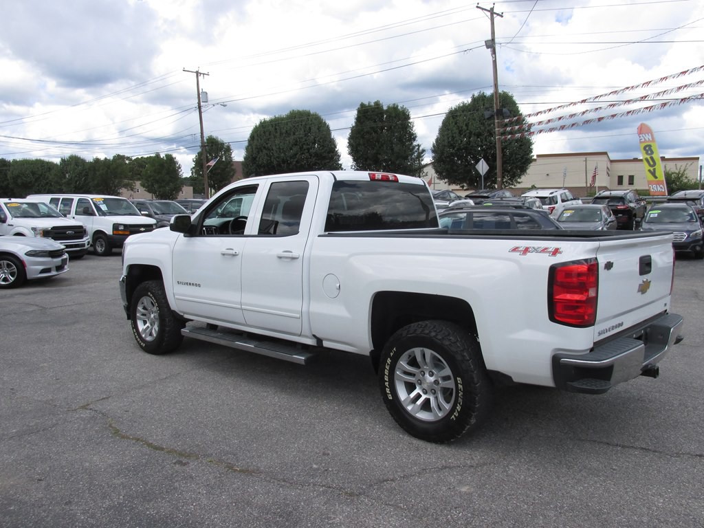 2017 Chevrolet Silverado 1500 Image 3