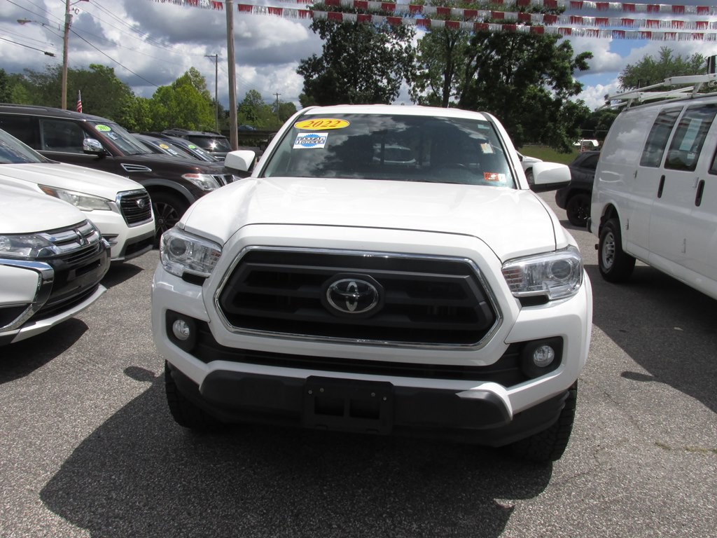 2022 Toyota Tacoma Image 2
