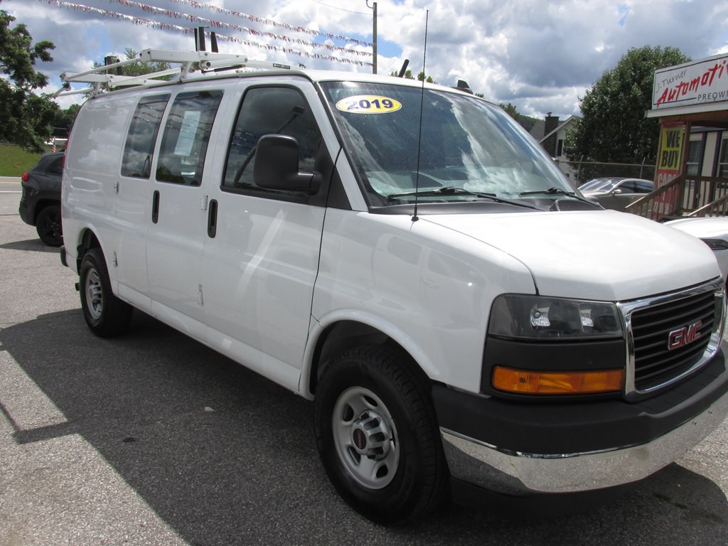 2019 GMC Savana Image 3