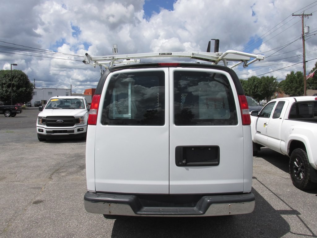 2019 GMC Savana Image 6