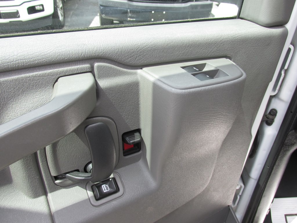 2019 GMC Savana Image 14
