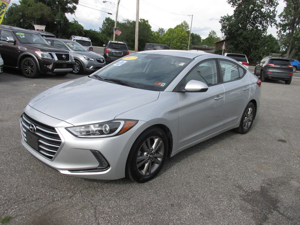 2017 Hyundai Elantra Image 1