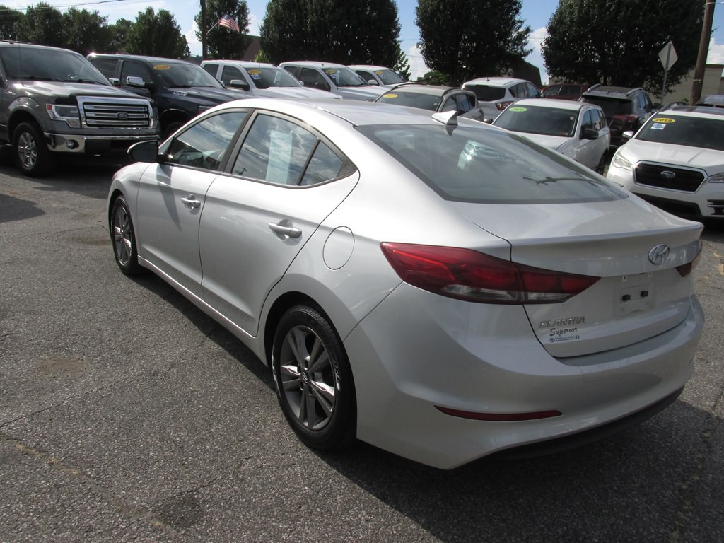 2017 Hyundai Elantra Image 6