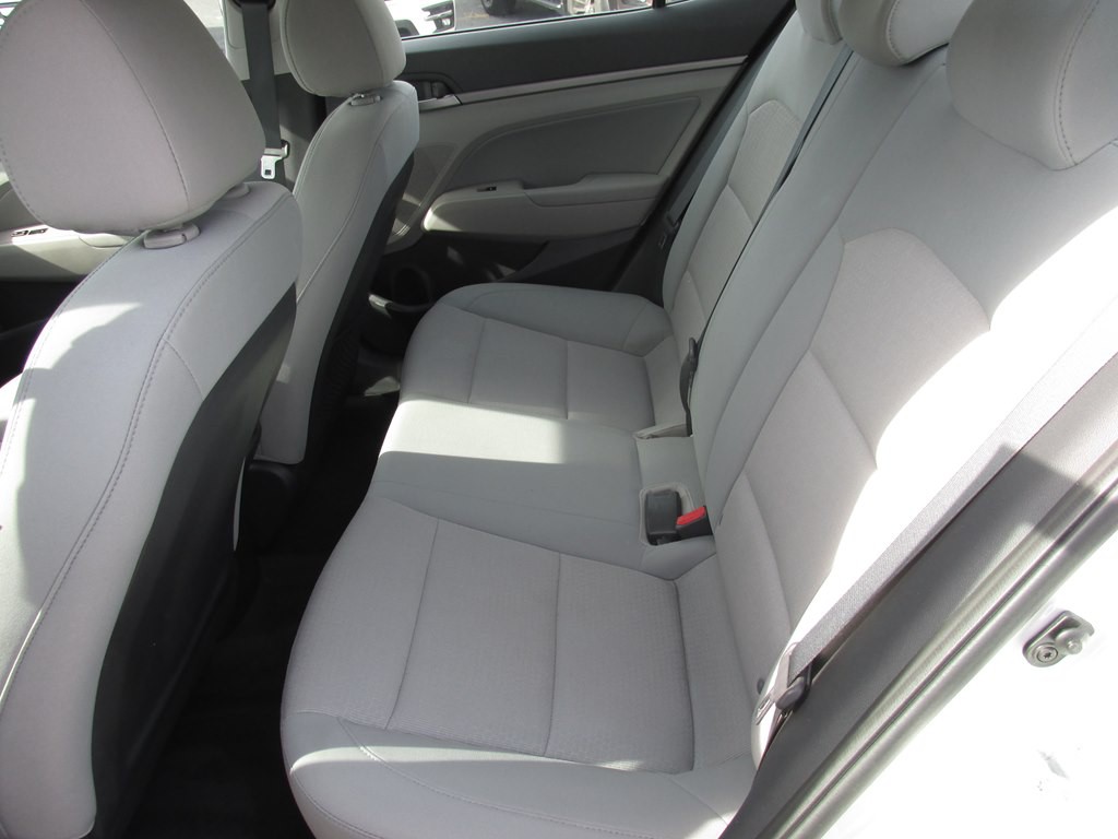 2017 Hyundai Elantra Image 8