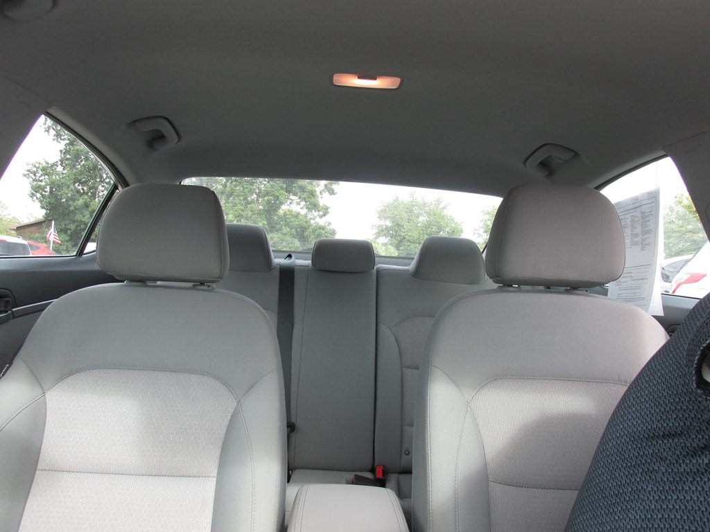 2017 Hyundai Elantra Image 18