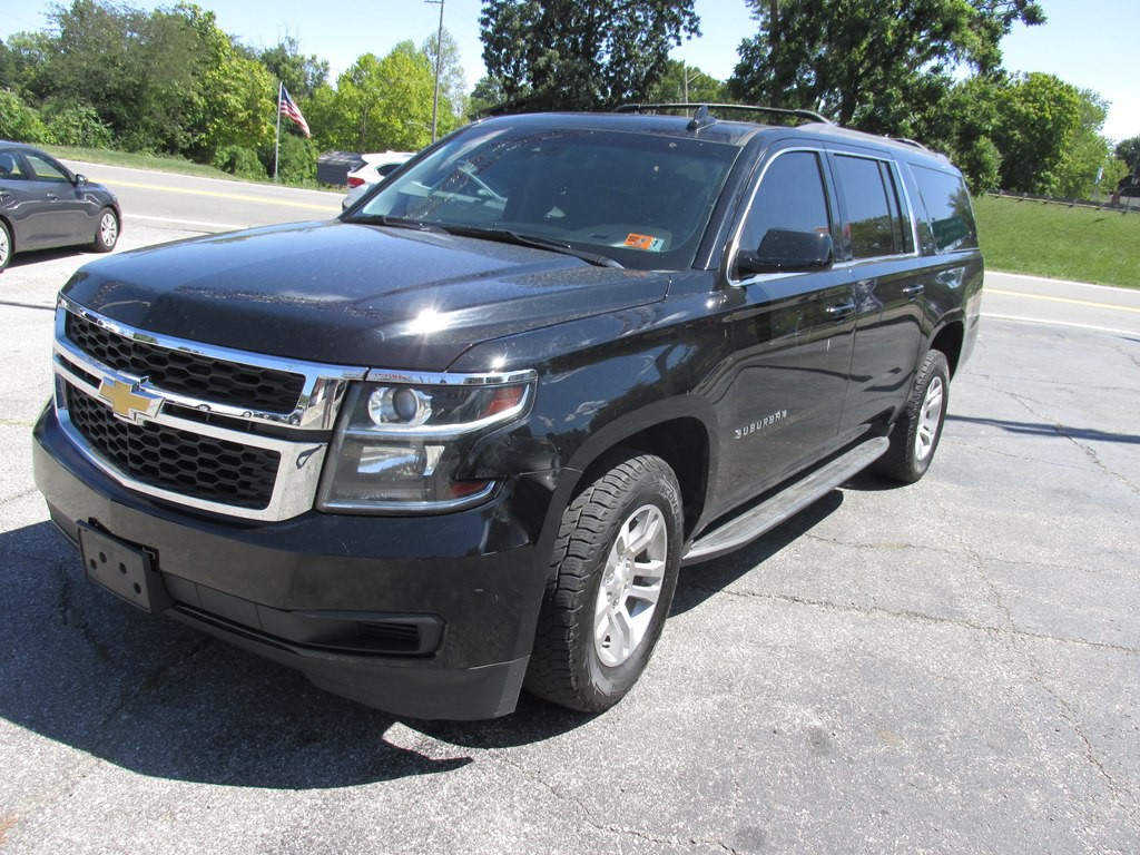 2018 Chevrolet Suburban Image 1