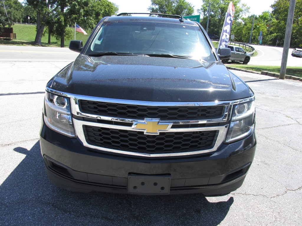 2018 Chevrolet Suburban Image 3