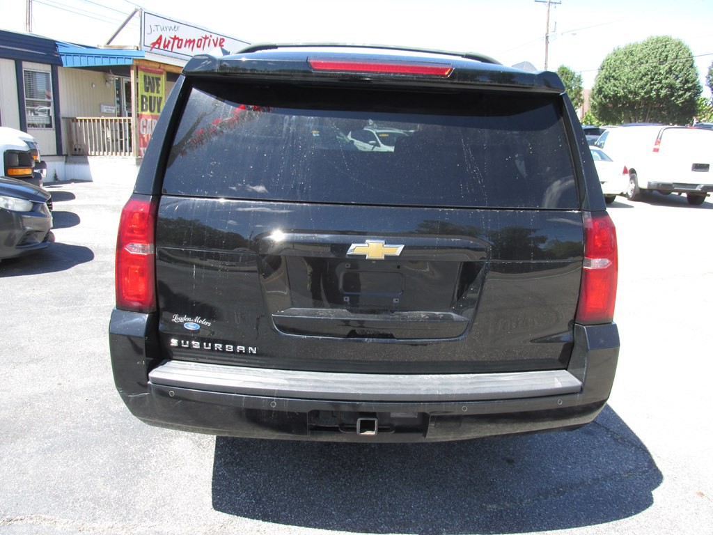 2018 Chevrolet Suburban Image 5