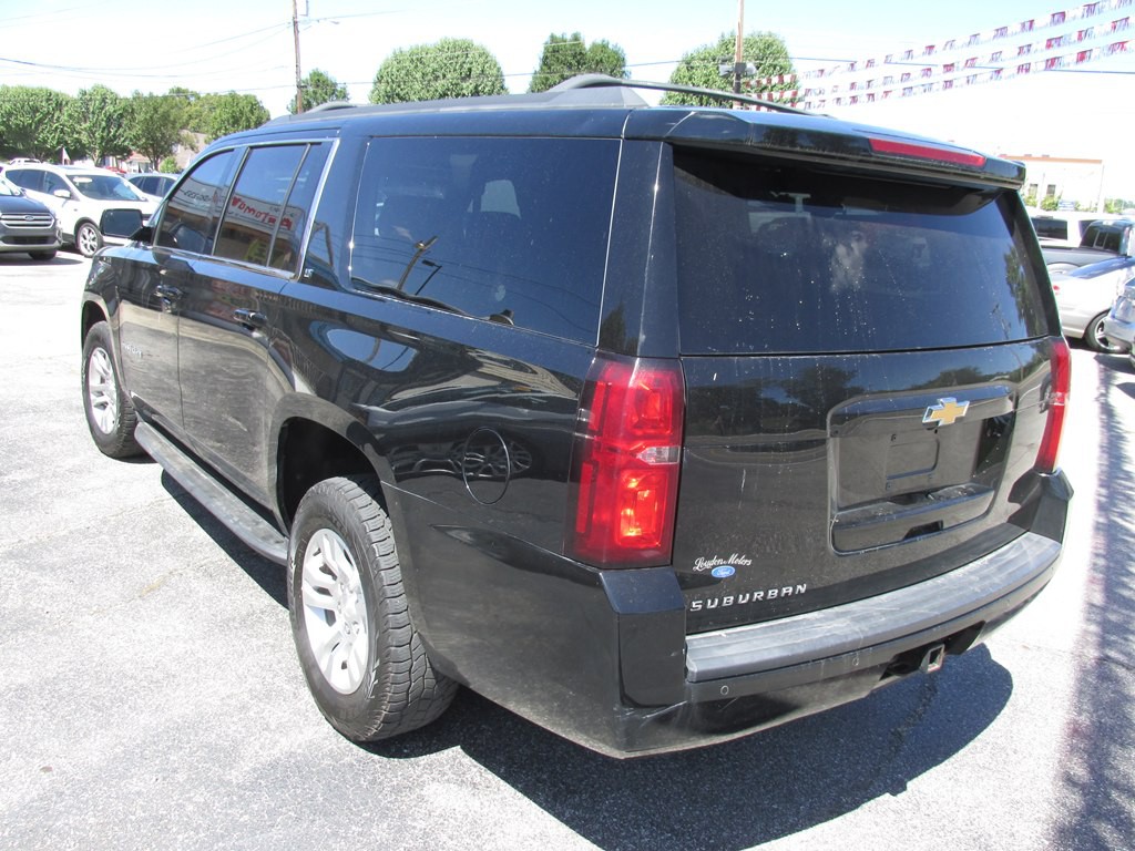 2018 Chevrolet Suburban Image 6