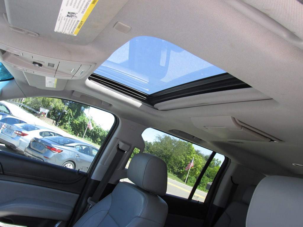 2018 Chevrolet Suburban Image 10