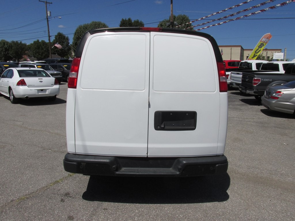 2019 Chevrolet Express Image 5