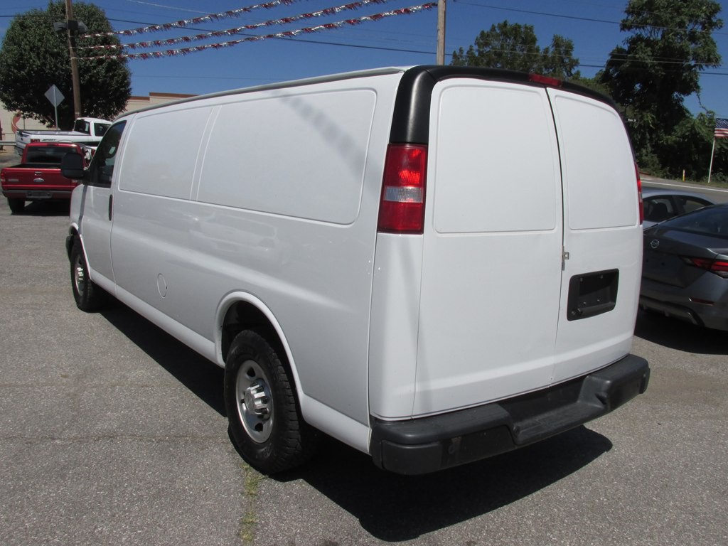 2019 Chevrolet Express Image 7