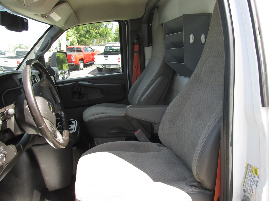 2015 Chevrolet Express Image 7