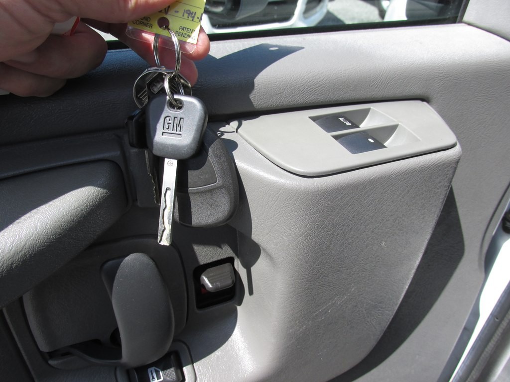 2015 Chevrolet Express Image 8