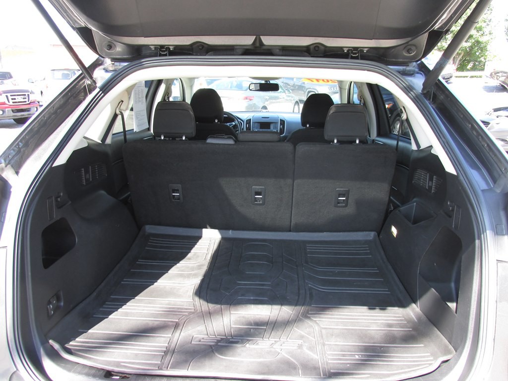 2017 Ford Edge Image 8