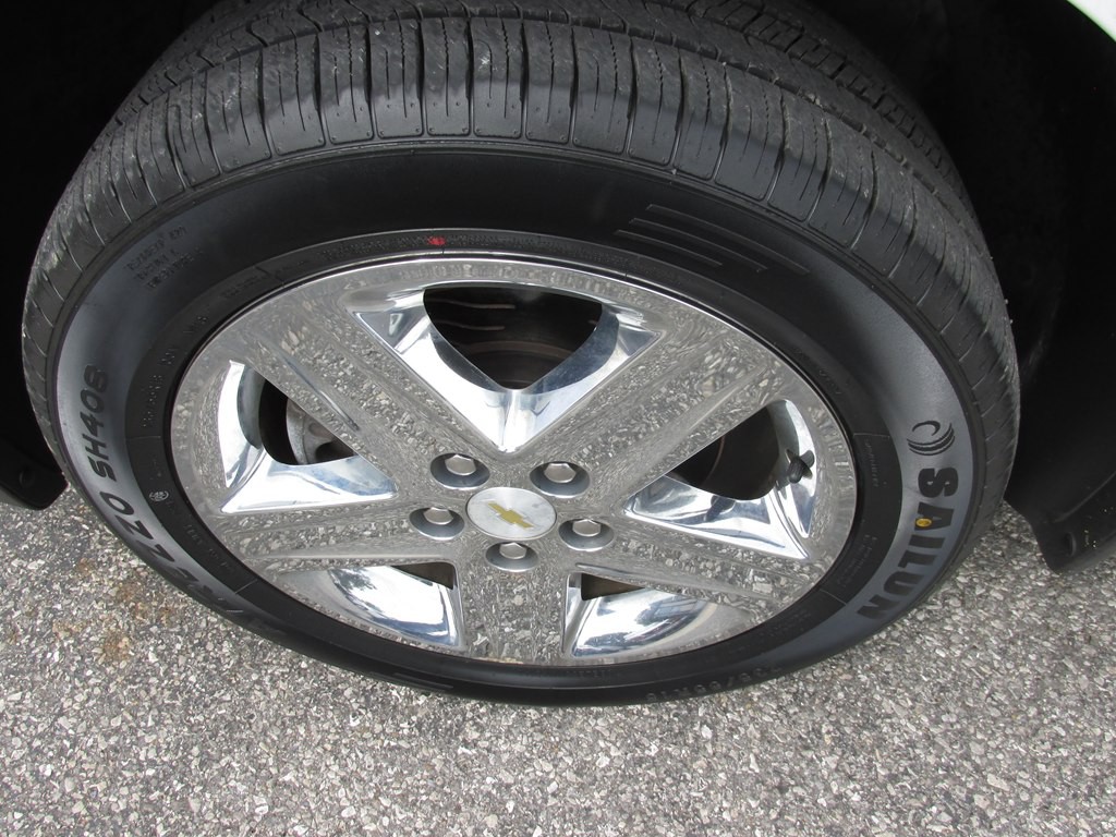 2016 Chevrolet Equinox Image 2