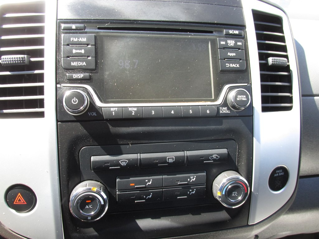 2015 Nissan Xterra Image 11