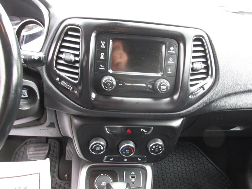 2018 Jeep Compass Image 11