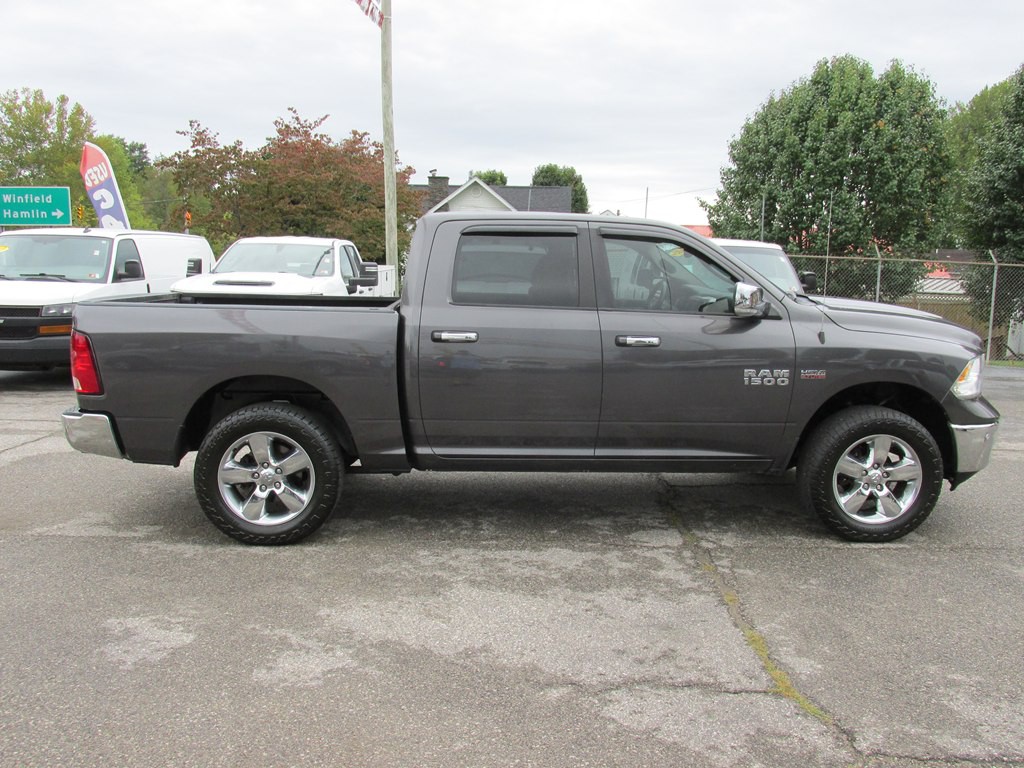 2017 RAM 1500 Image 4
