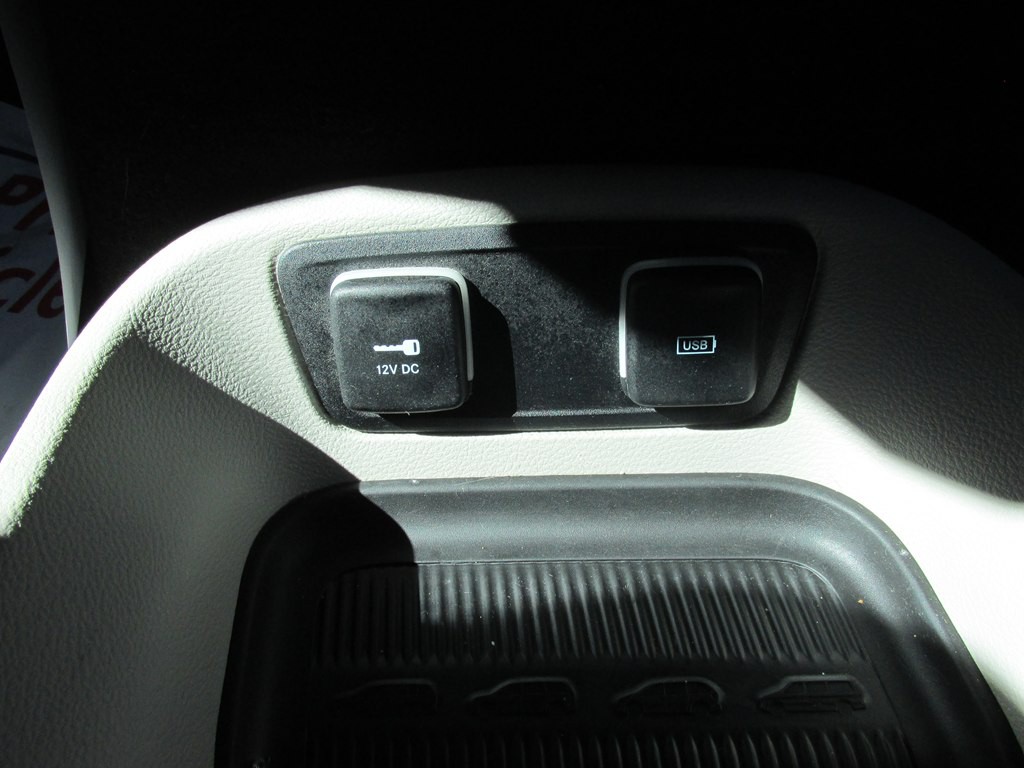 2017 Chrysler Pacifica Image 12