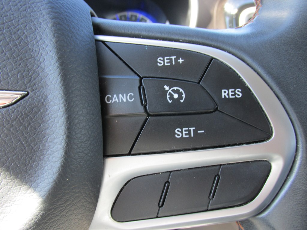 2017 Chrysler Pacifica Image 13