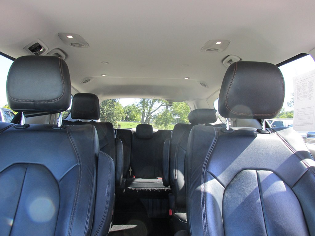 2017 Chrysler Pacifica Image 15