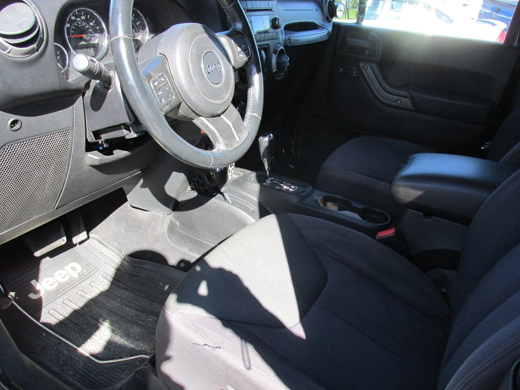 2013 Jeep Wrangler Image 8