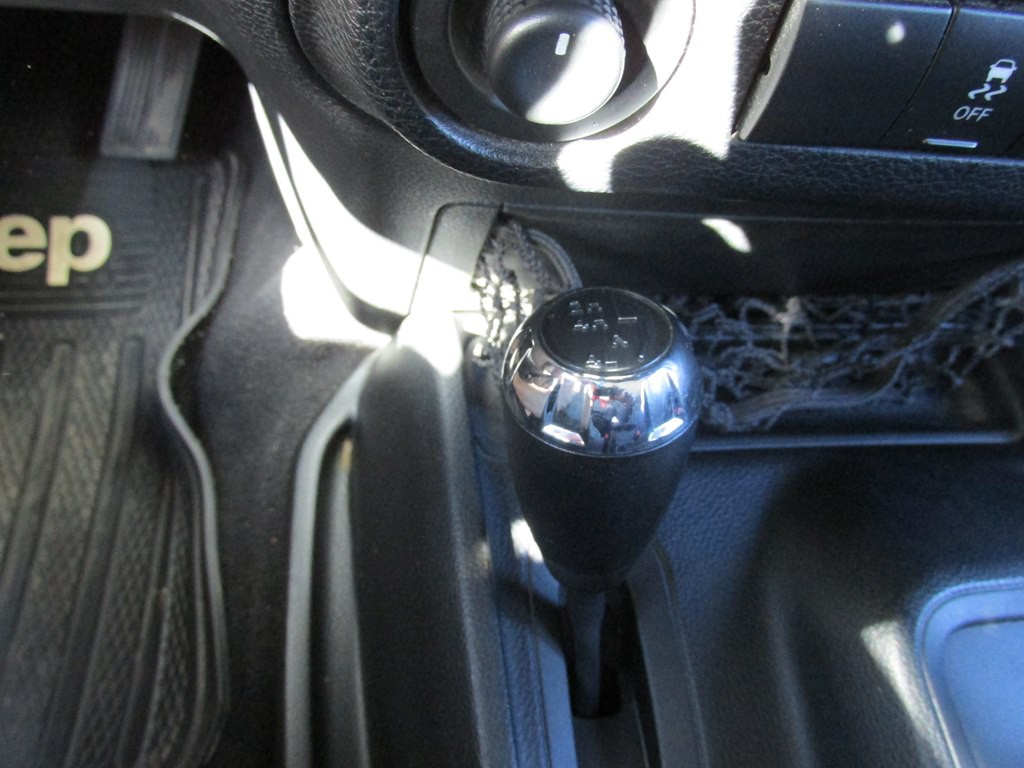 2013 Jeep Wrangler Image 10