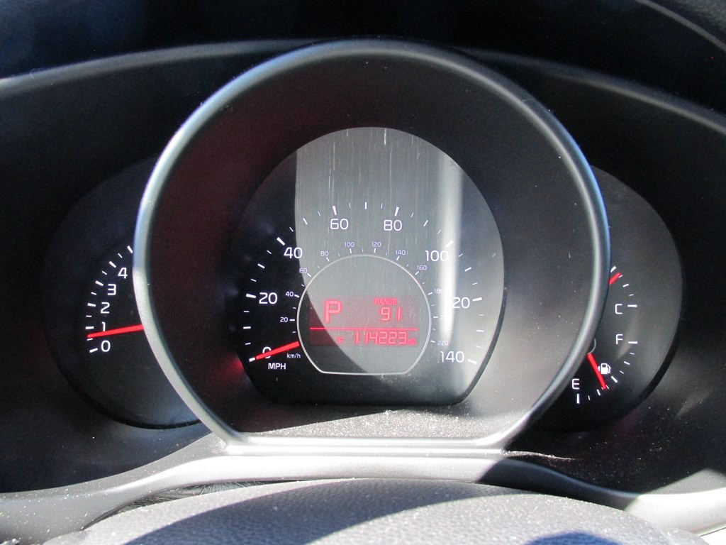 2016 Kia Soul Image 2