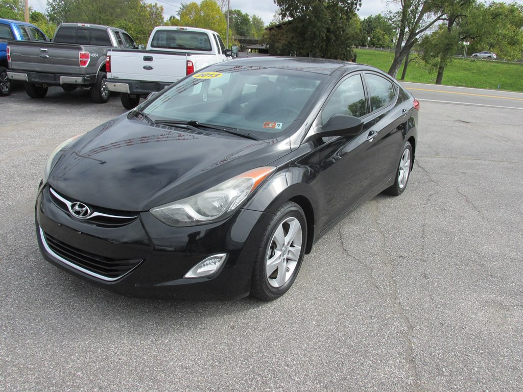 2013 Hyundai Elantra Image 1