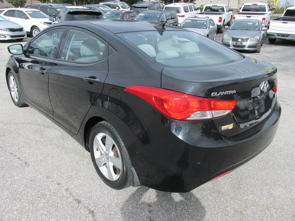 2013 Hyundai Elantra Image 6