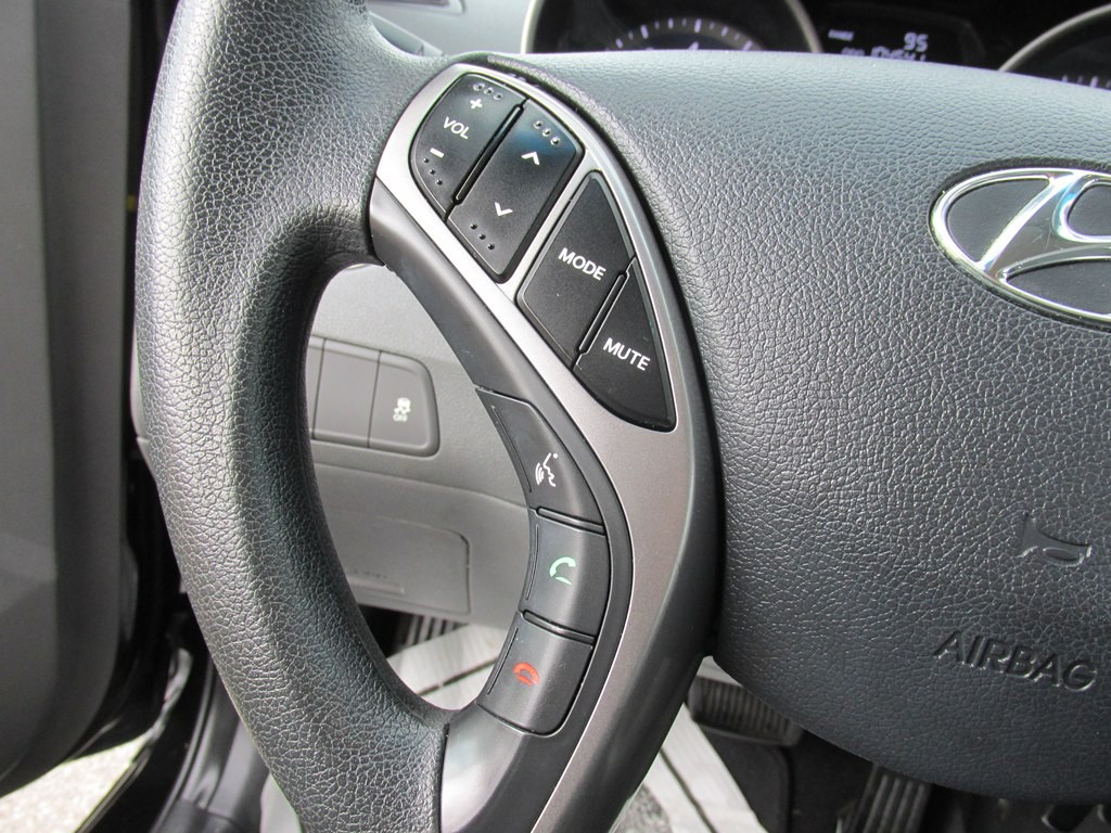 2013 Hyundai Elantra Image 13
