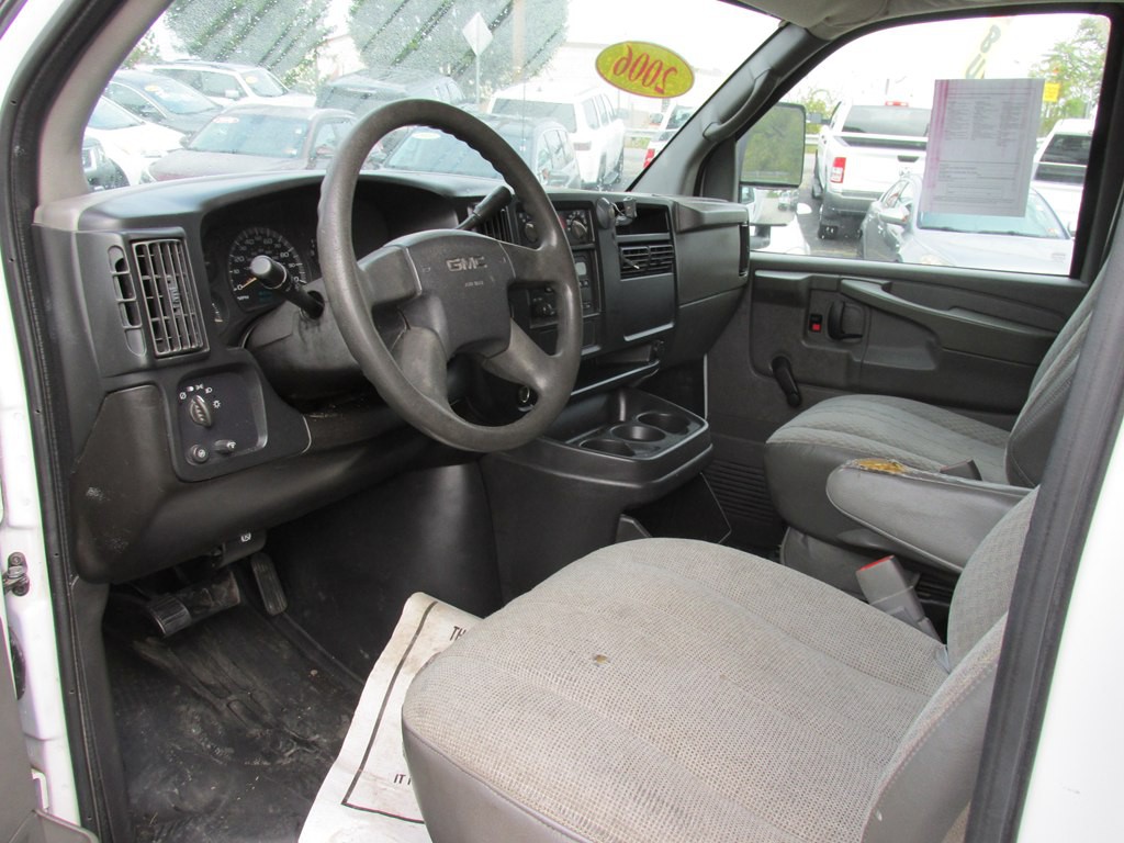 2006 GMC Savana Image 7