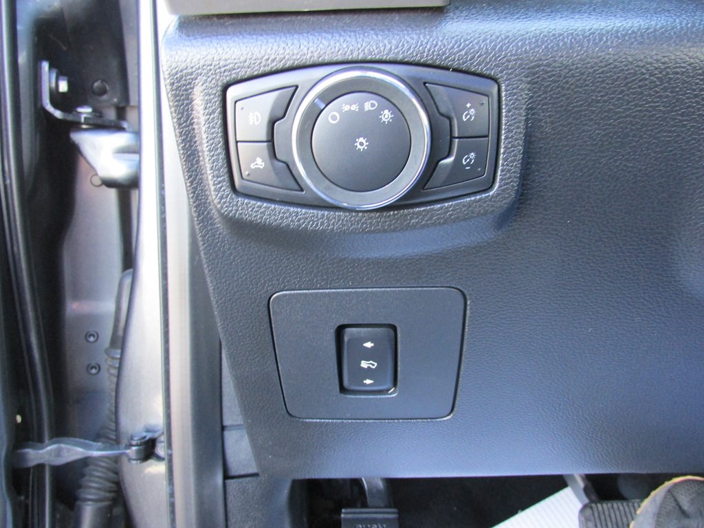 2015 Ford F-150 Image 18