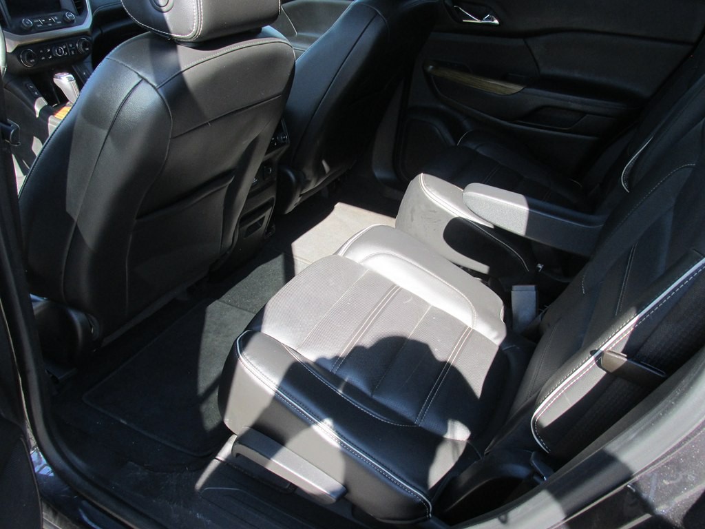 2017 GMC Acadia Image 10