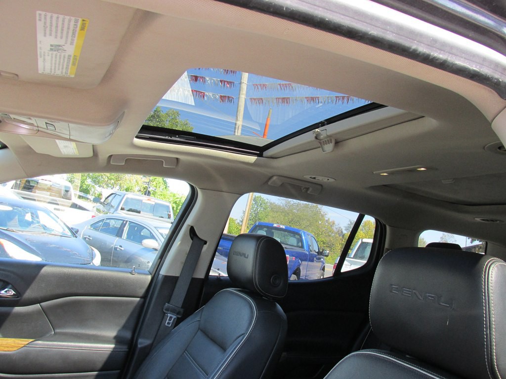 2017 GMC Acadia Image 11