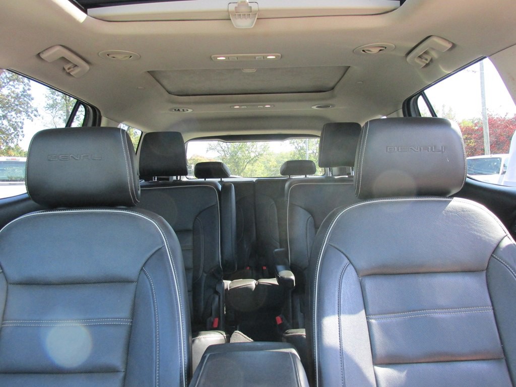 2017 GMC Acadia Image 12
