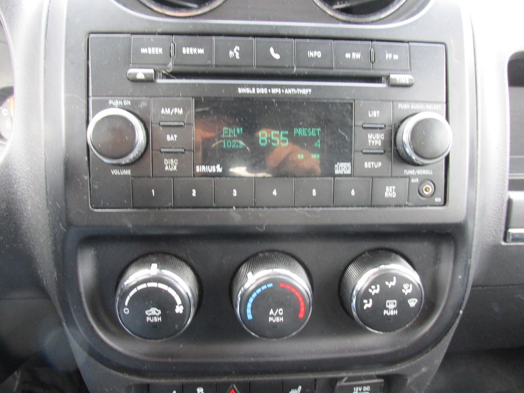 2012 Jeep Compass Image 12