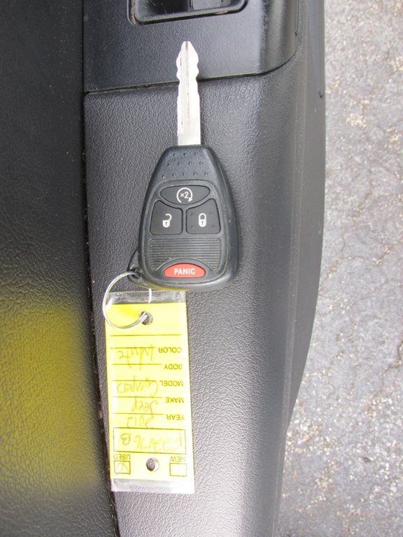 2012 Jeep Compass Image 16