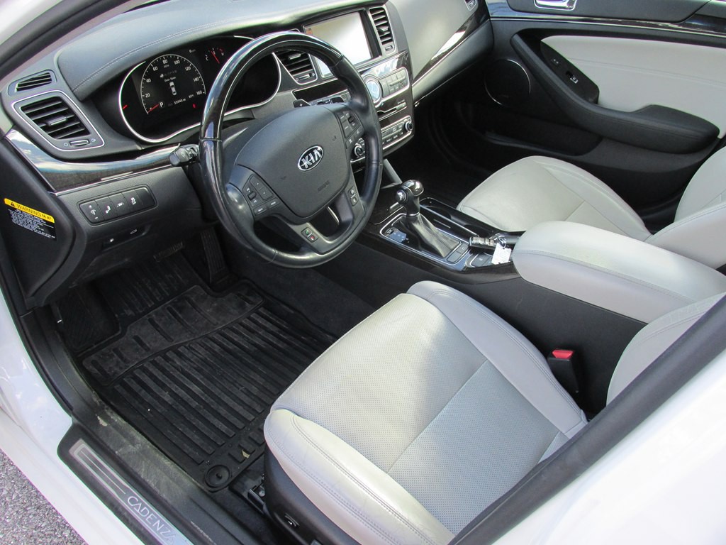 2016 Kia Cadenza Image 8
