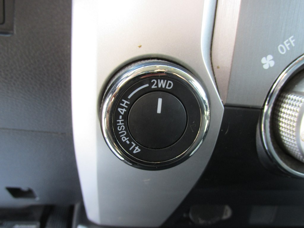 2017 Toyota Tundra Image 11