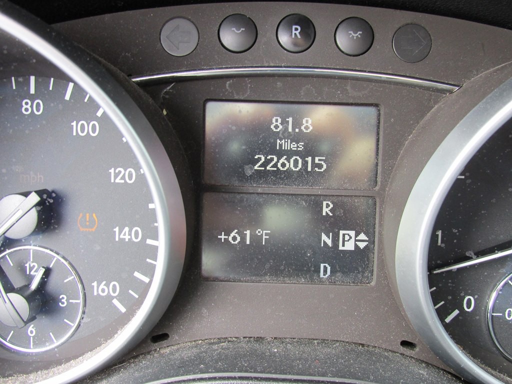 2010 Mercedes-Benz M-Class Image 2