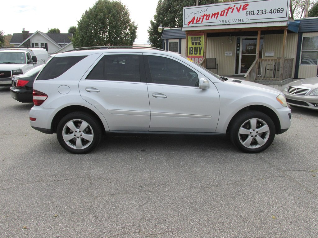 2010 Mercedes-Benz M-Class Image 4