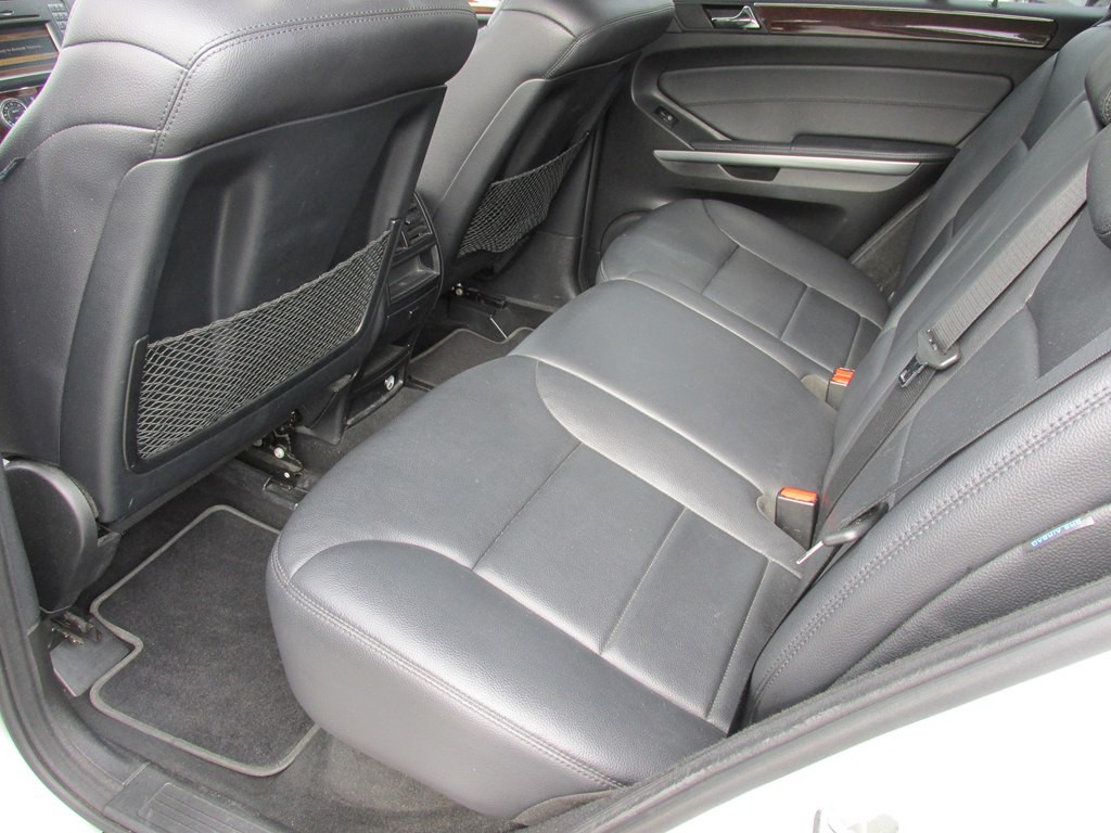 2010 Mercedes-Benz M-Class Image 10